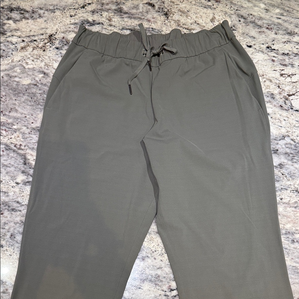 Lululemon Athletica Olive/Gray Adapted state Pants